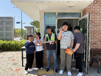 5월&nbsp;15일(금)&nbsp;감사&nbsp;프로젝트:&nbsp;"선생님,&nbsp;감사합니다!"